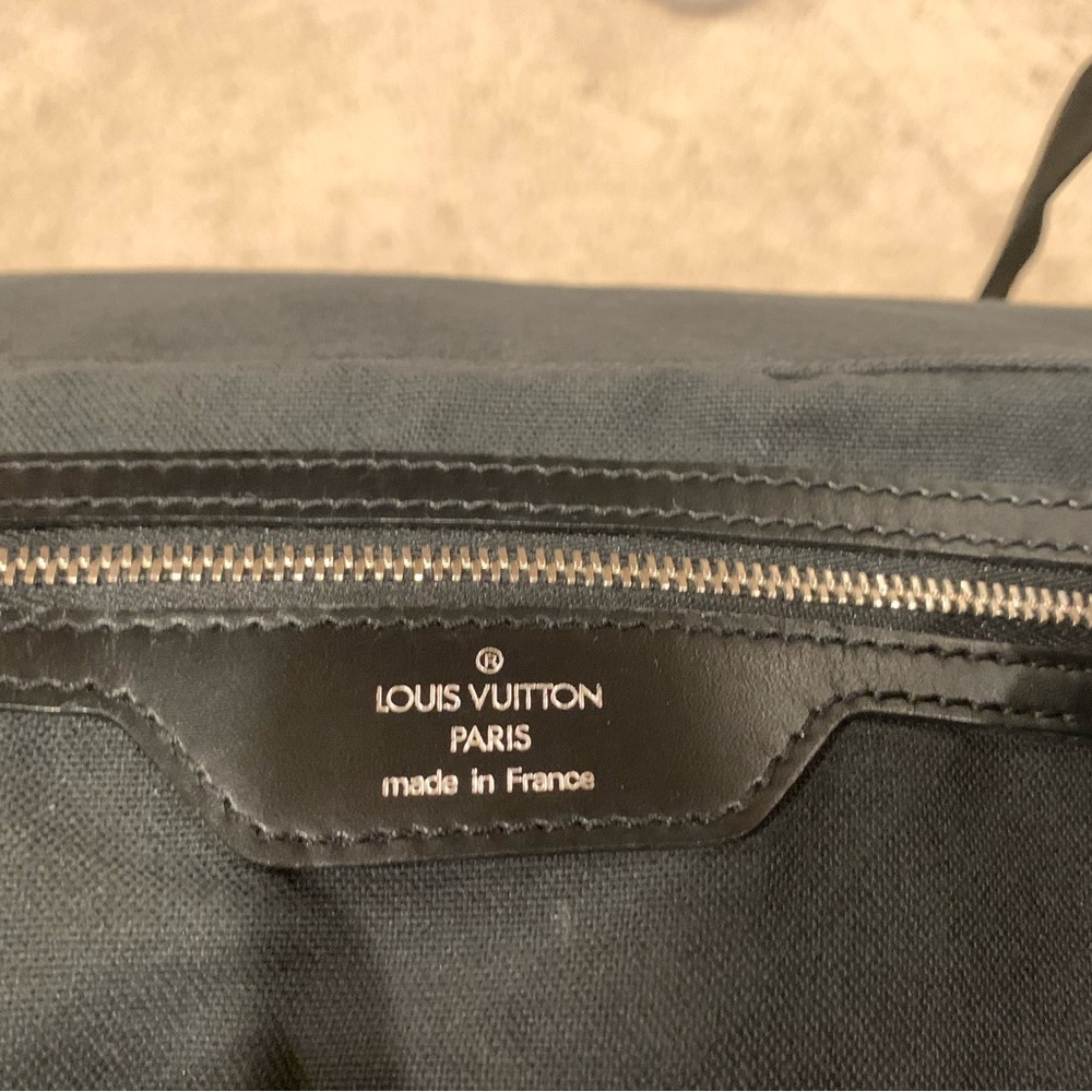 Louis Vuitton Taiga Viktor Messenger bag - Picture 12 of 12